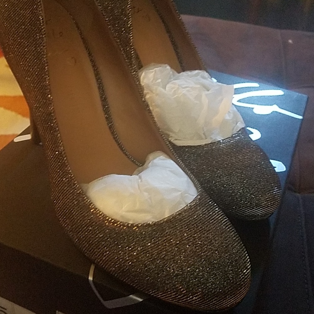 NWT/NIB Banana Republic Heels